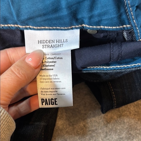 👖 Discover timeless elegance with these PAIGE Hidden Hills Straight Jeans! 👖 - Picture 12 of 16